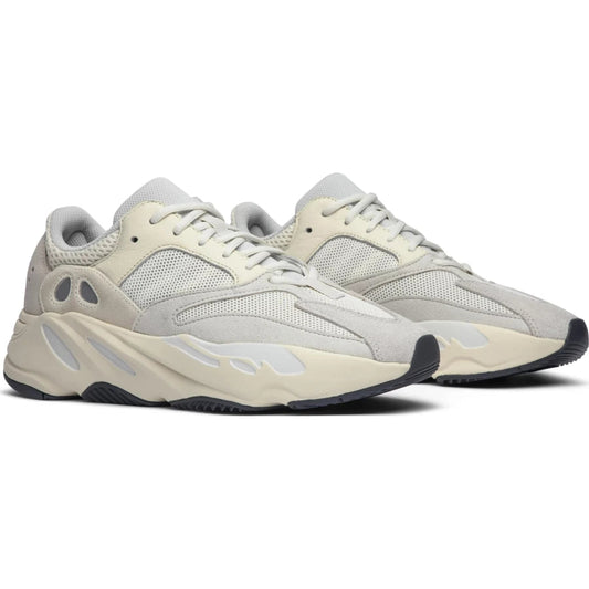 Yeezy Boost 700 - Analog